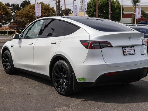 Used 2023 Tesla Model Y Long Range AWD/4WD image 9