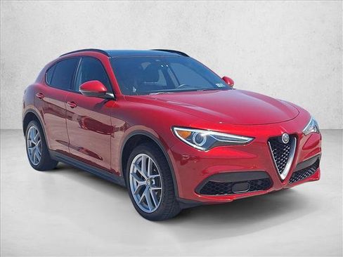 Used 2018 Alfa Romeo Stelvio Ti Sport AWD/4WD image 3