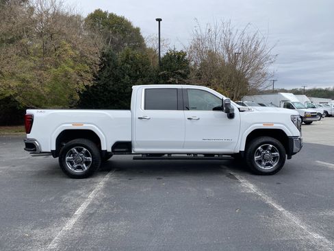 Used 2025 GMC Sierra 2500 SLT image 10
