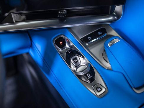 Used 2024 Chevrolet Corvette Stingray Premium Cpe w/ Z51 Performance Package RWD image 31