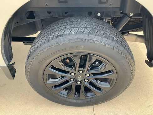 Used 2024 Ford F150 Lariat AWD/4WD image 32