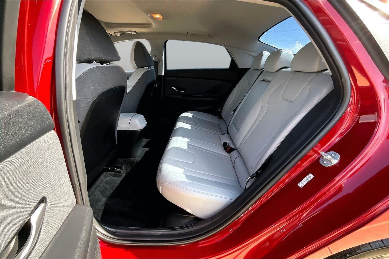 Used 2023 Hyundai Elantra Limited FWD image 20