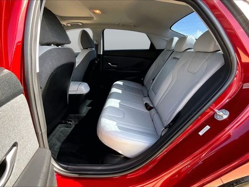 Used 2023 Hyundai Elantra Limited FWD image 20