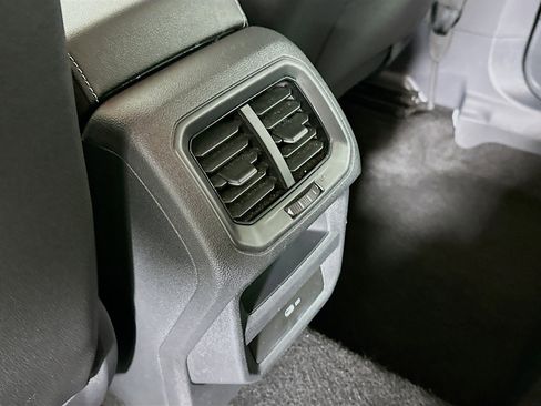 Used 2025 Volkswagen Taos SE image 26