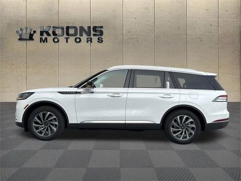 New 2026 Lincoln Aviator AWD image 2