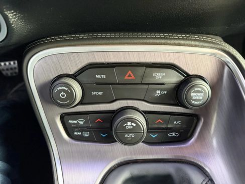 Used 2018 Dodge Challenger R/T RWD image 18