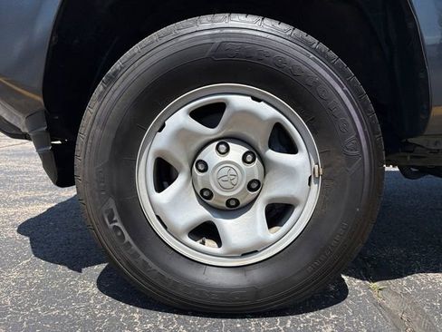 Used 2023 Toyota Tacoma SR AWD/4WD image 17