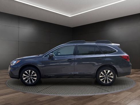 Used 2016 Subaru Outback 3.6R Limited AWD/4WD image 5