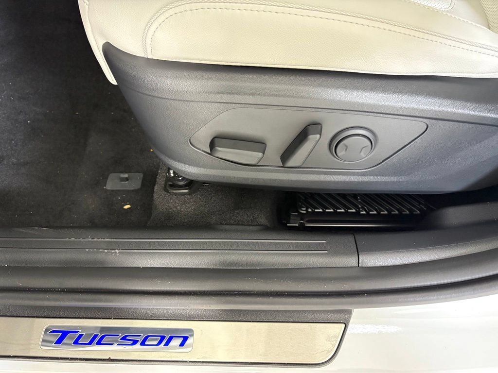 New 2026 Hyundai Tucson Limited FWD image 13