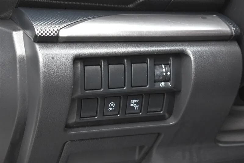 Used 2020 Subaru Forester Premium AWD/4WD image 17