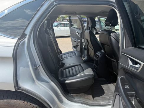 Used 2018 Ford Edge SEL w/ Equipment Group 201A AWD/4WD image 13
