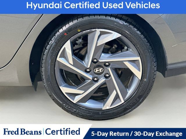 Certified 2024 Hyundai Elantra Limited FWD image 10