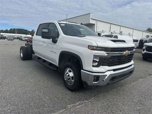 New 2025 Chevrolet Silverado 3500 LT w/ Convenience Package image 5