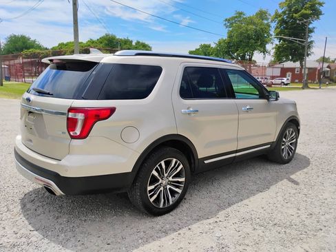 Used 2017 Ford Explorer Platinum AWD/4WD image 6