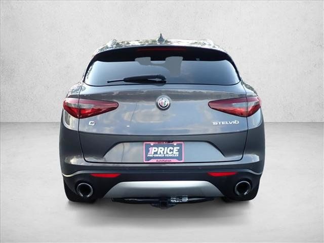 Used 2018 Alfa Romeo Stelvio Ti AWD/4WD image 3