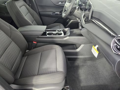 New 2026 Chevrolet Equinox LT w/ LPO, Floor Liner Package FWD image 12