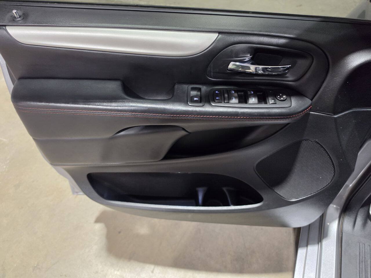 Used 2019 Dodge Grand Caravan GT FWD image 25