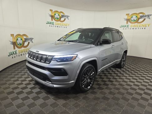 Used 2022 Jeep Compass High Altitude AWD/4WD image 3