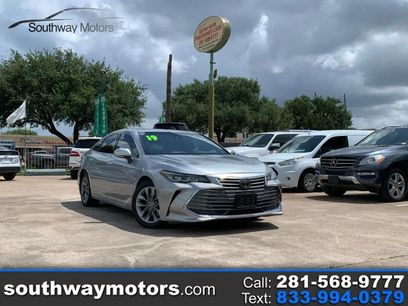 Used 2019 Toyota Avalon XLE w/ Moonroof Package