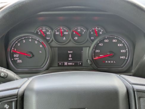 Used 2025 Chevrolet Silverado 1500 Custom image 17