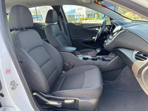 Used 2024 Chevrolet Malibu LT w/ Sport Edition FWD image 28