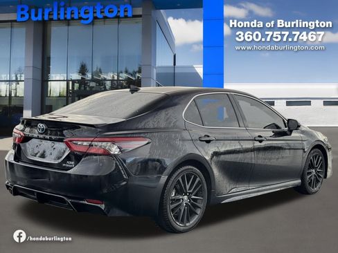 Used 2023 Toyota Camry XSE image 6