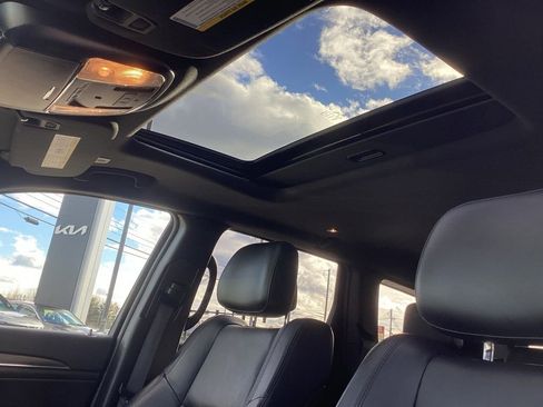 Used 2020 Jeep Grand Cherokee Limited AWD/4WD image 14