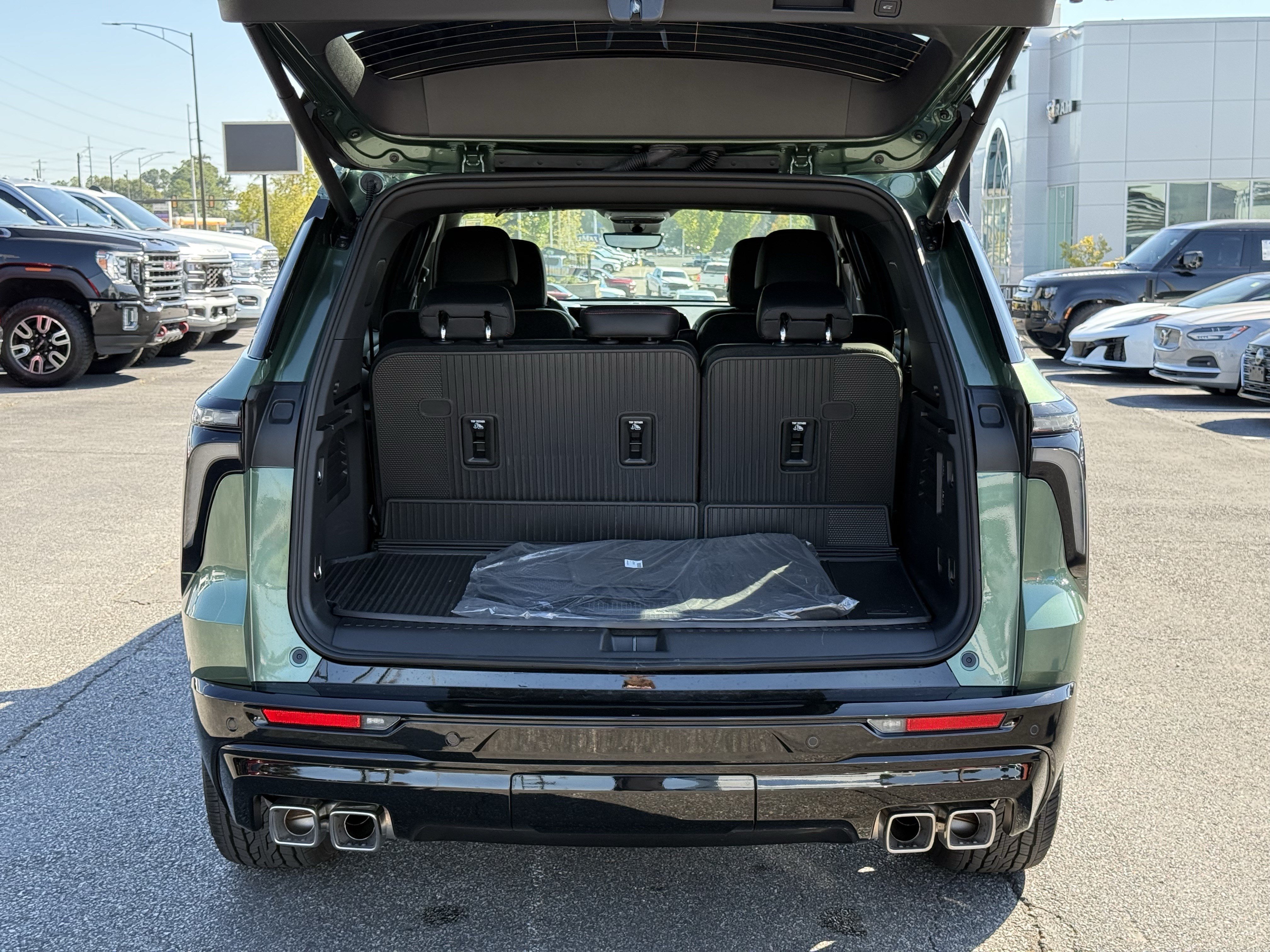 Used 2027 Chevrolet Traverse RS w/ LPO, Floor Liner Package FWD image 35