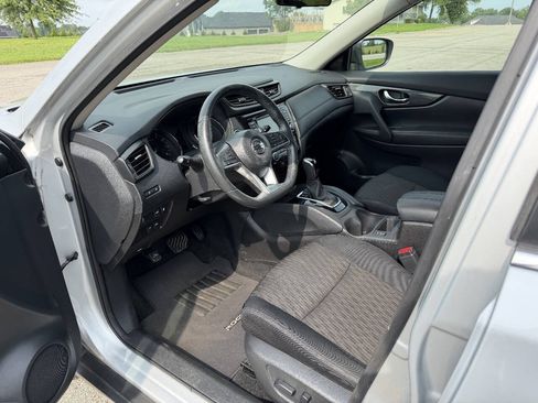 Used 2018 Nissan Rogue SV FWD image 10