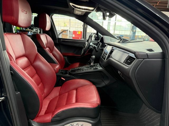 Used 2017 Porsche Macan GTS AWD/4WD image 11