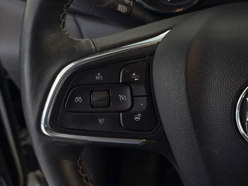Used 2022 Buick Encore GX Essence FWD image 17