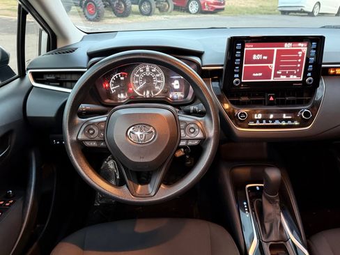 Used 2022 Toyota Corolla LE FWD image 25