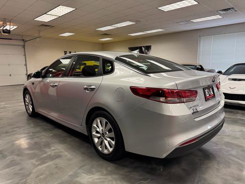 Used 2017 Kia Optima LX FWD image 13