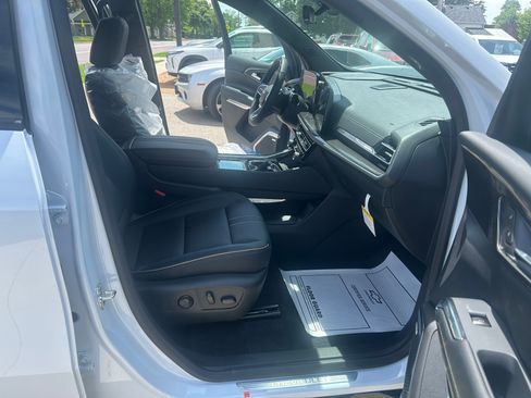 New 2026 Chevrolet Traverse High Country w/ LPO, Floor Liner Package AWD/4WD image 28