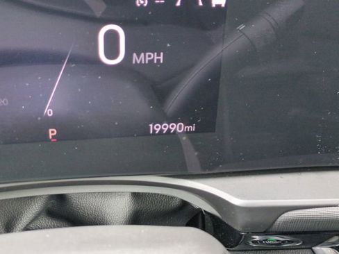 Used 2025 Buick Envista Sport Touring image 12