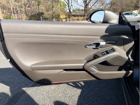 Used 2018 Porsche 718 Boxster Roadster 2D image 7