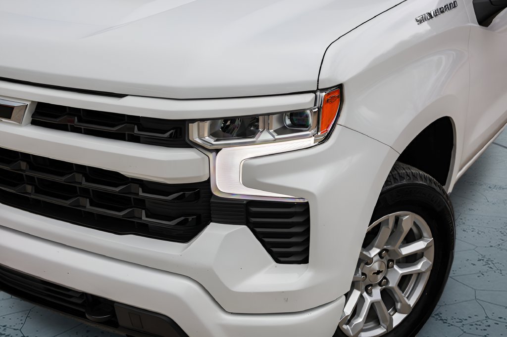 Used 2026 Chevrolet Silverado 1500 RST RWD image 2