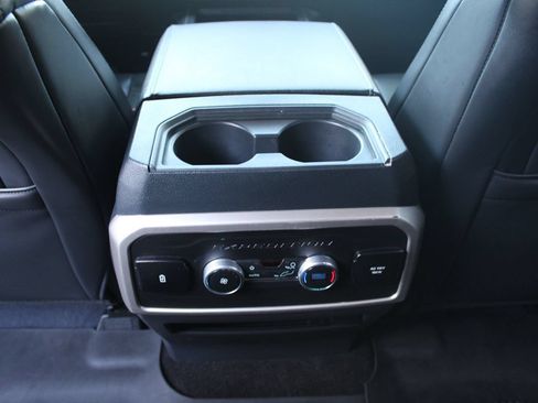 Used 2022 Ford Expedition XLT AWD/4WD image 28