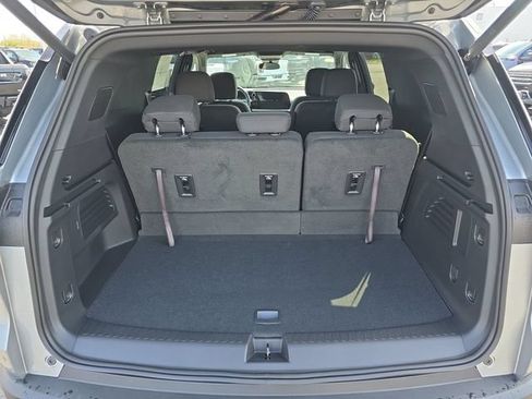 Used 2025 Chevrolet Traverse LT w/ LPO, Floor Liner Package FWD image 25