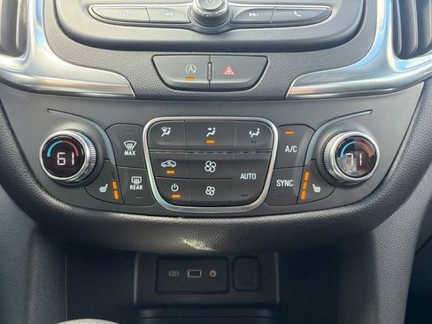 Used 2024 Chevrolet Equinox LT AWD/4WD image 29