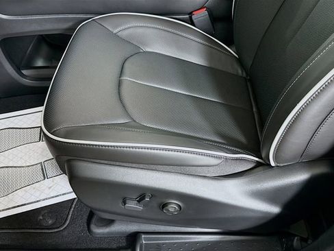 New 2026 Chrysler Pacifica Limited w/ S Appearance Package image 19