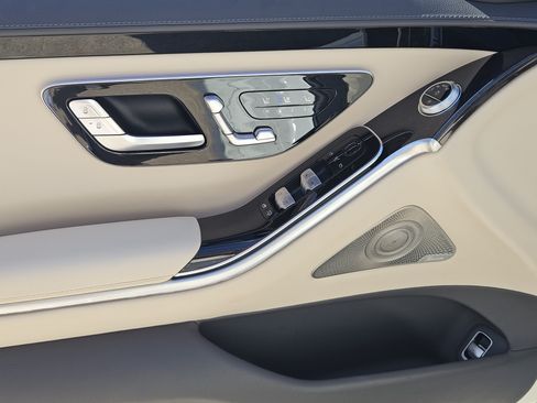 Certified 2022 Mercedes-Benz S 500 4MATIC image 24