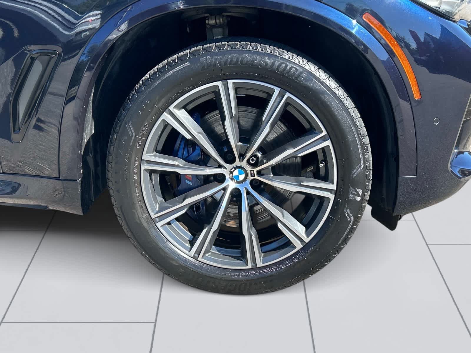 Used 2021 BMW X5 xDrive40i w/ M Sport Package AWD/4WD image 12