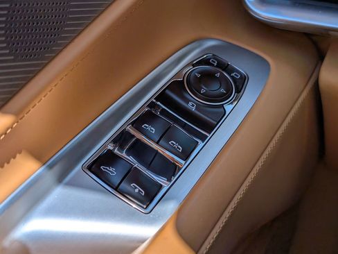 Used 2023 Chevrolet Corvette Stingray Premium Conv w/ Battery Protection Package image 23