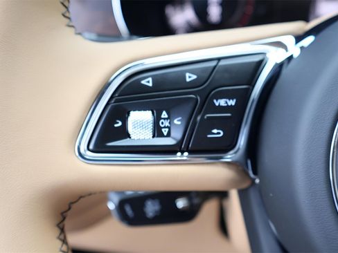 New 2025 Bentley Bentayga image 28