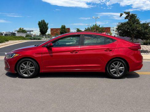 Used 2017 Hyundai Elantra SE FWD image 2