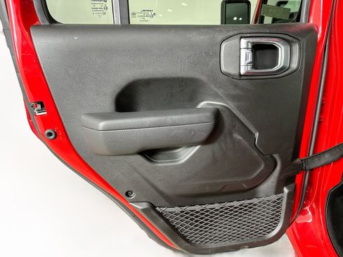 Used 2025 Jeep Wrangler Sport S image 25