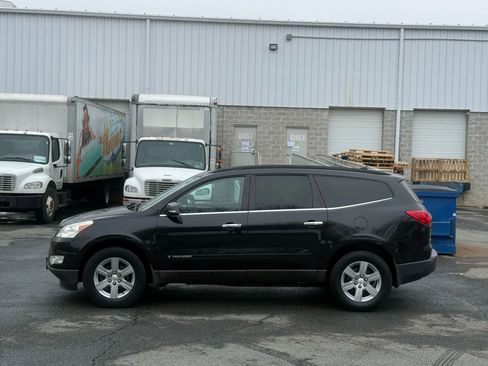 Used 2009 Chevrolet Traverse LT image 9