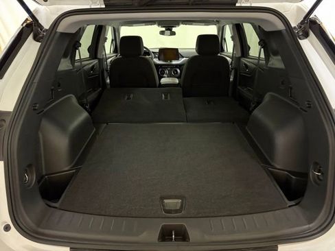 Used 2025 Chevrolet Blazer LT FWD image 15