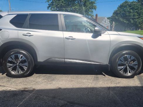 Used 2023 Nissan Rogue SV AWD/4WD image 4